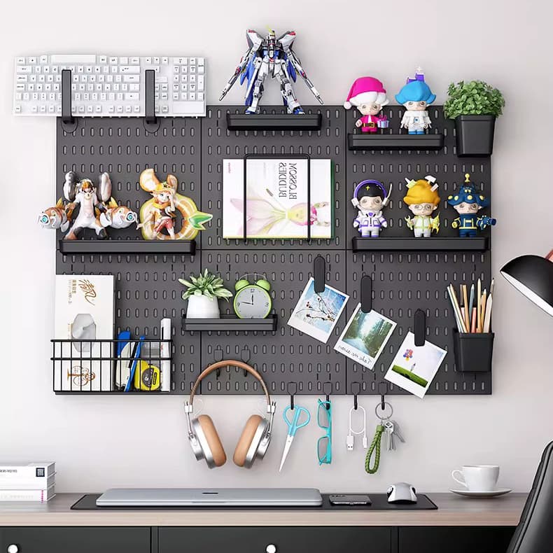 COD เพ็กบอร์ด บอร์ดรูพลาสติก DIY Pegboard กระดานแขวนผนังสำหรับจัดเก็บของพร้อมชุดติดตั้ง ตัวจัดโต๊ะเ รูปที่ 2