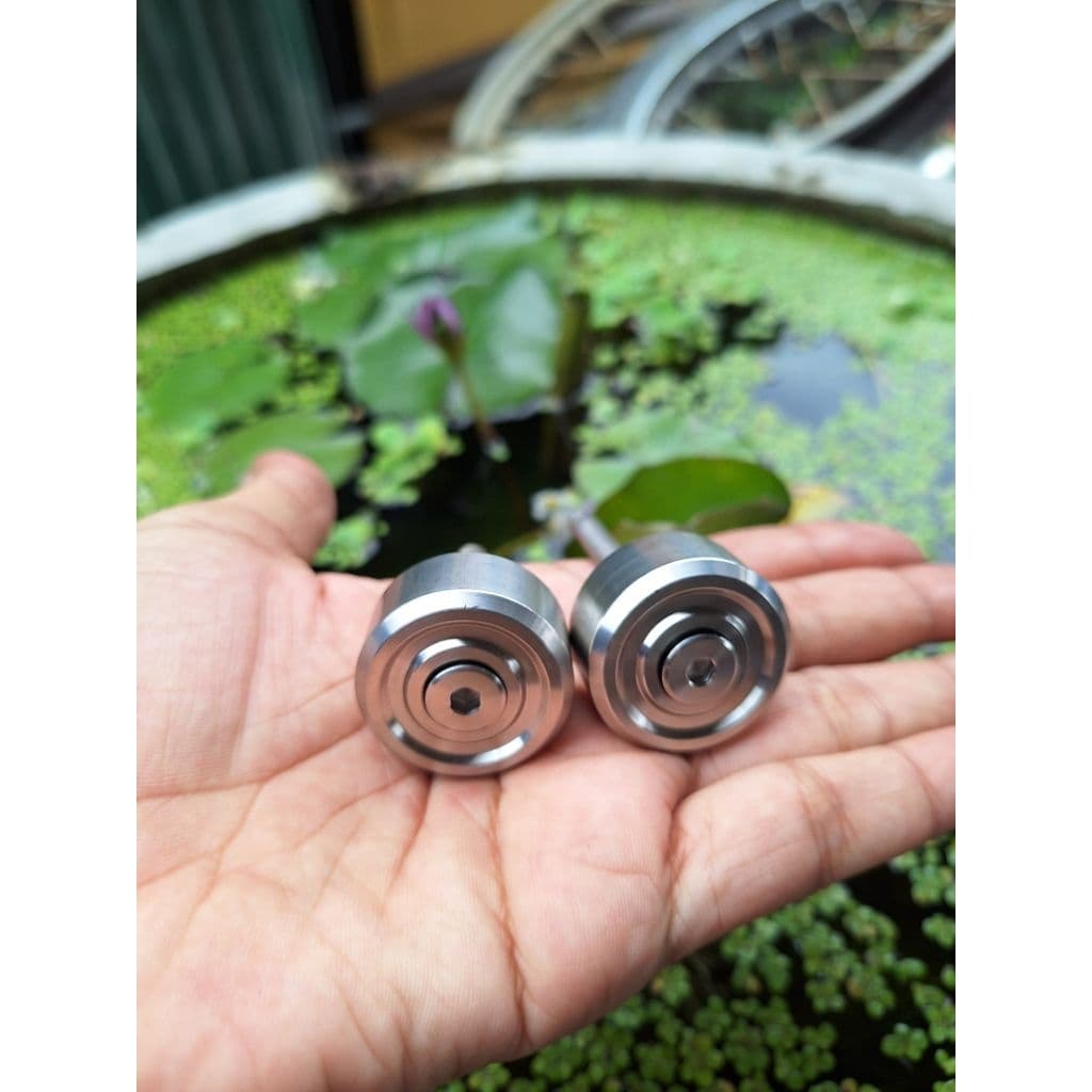 น๊อตอุดปลายแฮนด์เลส อุดปลายแฮนด์เลสใส่เวฟ 125 s r i ไฟเลี้ยวบังลม ปลาวาฬ ตัวบาง ตัวหนา งานสวย ใส่กับไส้ในปลายแฮนด์เดิม รูปที่ 7