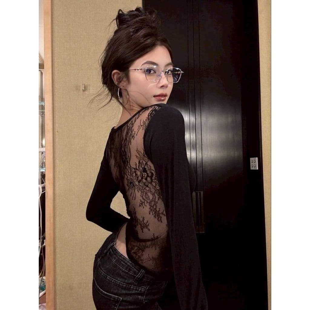 Vogue เสื้อแขนยาว คอวี ดีเทลหลังซีทรูลูกไม้ ทรงรัดรูปพอดีตัว รูปที่ 5