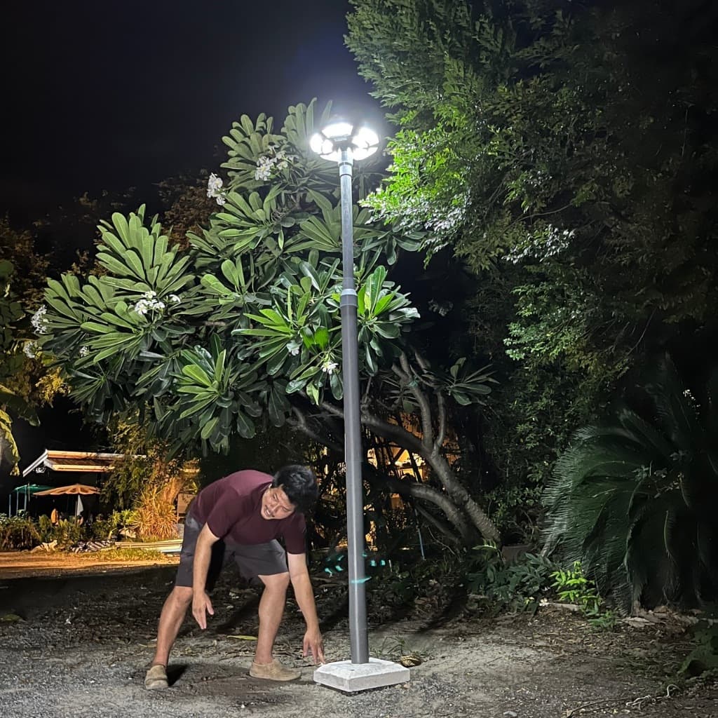 ไฟโซล่าเซลล์ รุ่น UFO พร้อมฐานซีเมนต์ เเละเสาสำเร็จรูป ทรงสวยงาม ติดตั้งง่ายไม่ต้องง้อช่าง รูปที่ 5