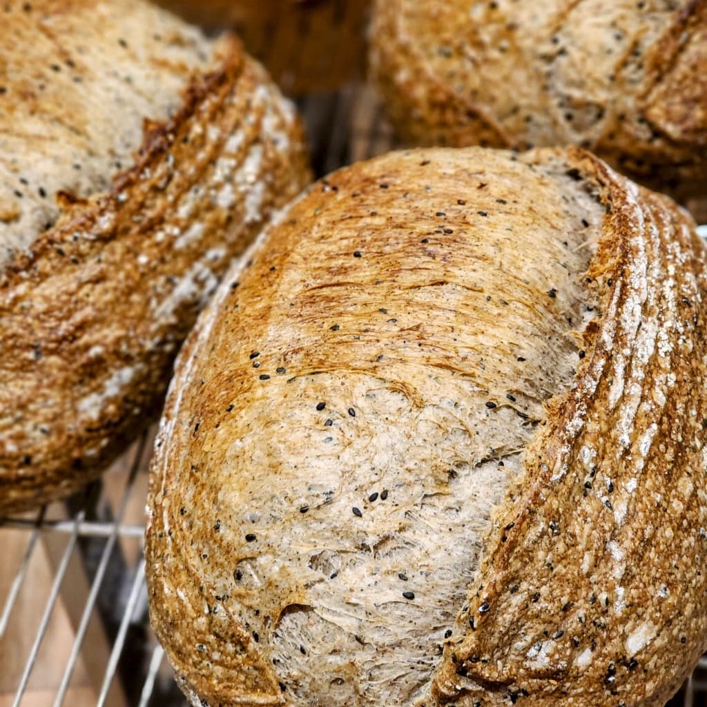 Black Sesame Sourdough - ขนมปังซาวร์โดงาดำ รูปที่ 2