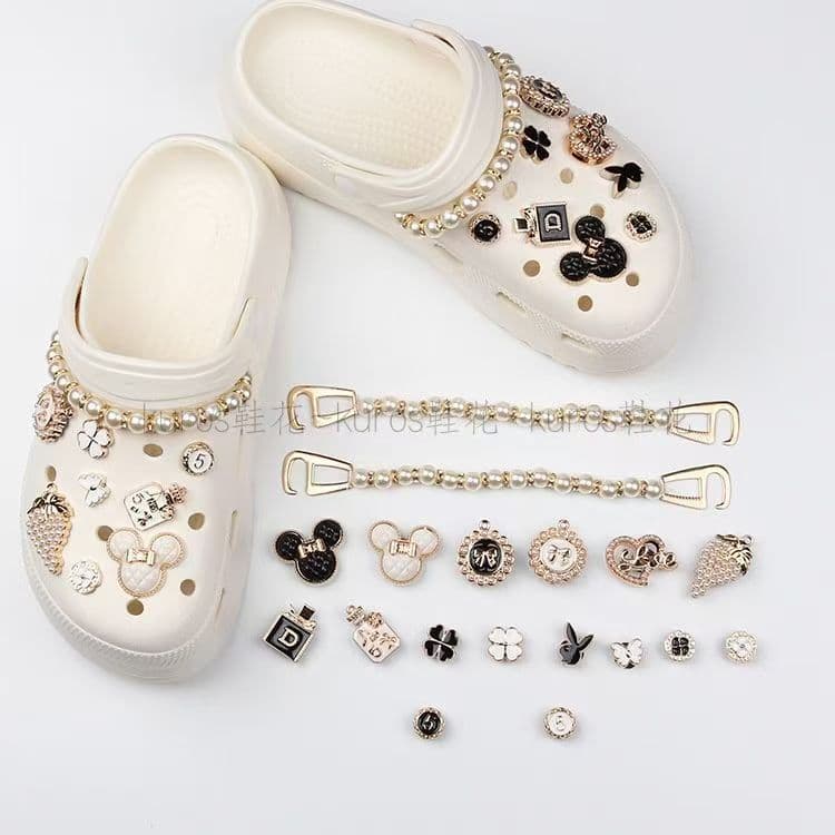จัดส่งทันที 18 ชิ้น Double Chain c DIY Charm อุปกรณ์เสริมรองเท้า Black White Series