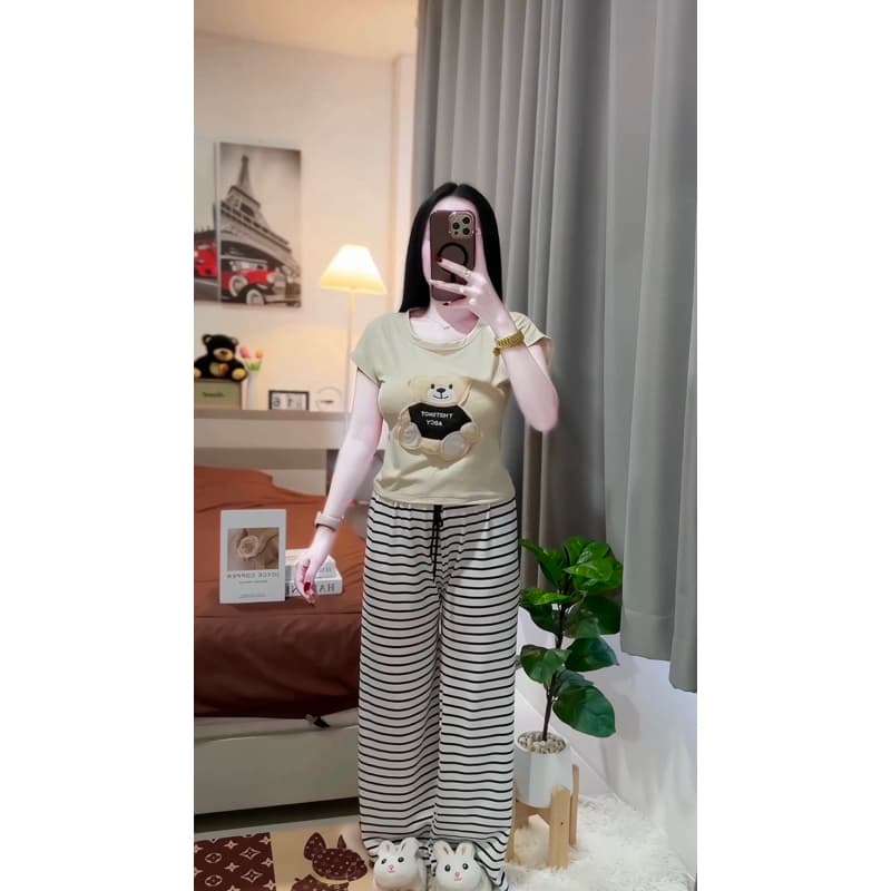 ชุดเซ็ต2ชิ้นหมีขายาวเสื้อปักรูปหมี+สกรีนรูปหมี น่ารักพร้อมกับกางเกงลายริ้วขายาว รูปที่ 3