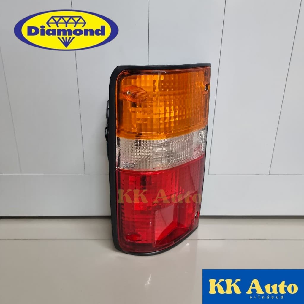 ไฟท้าย โตโยต้า ไมตี้ เอ็กซ์ TOYOTA MIGHTY-X ปี 1995-1998 ตราเพชร Diamond รูปที่ 4