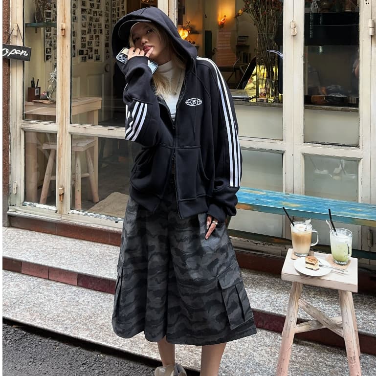 Karants เสื้อ Hoodie Zip Cropped Boxy ปักลาย แต่งซิป 2 ทาง สำหรับผู้ชายและผู้หญิง Unisex - AK11 รูปที่ 6