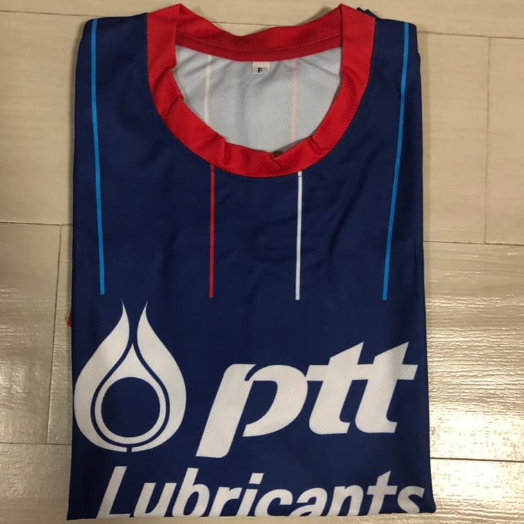 เสื้อยืด แขนสั้น PTT Lubricant เสื้อยืดกีฬา แขนสั้น สีน้ำเงินคอแดง ฟรีไซส์ ใส่ได้ทุกเพศทุกวัย รูปที่ 3