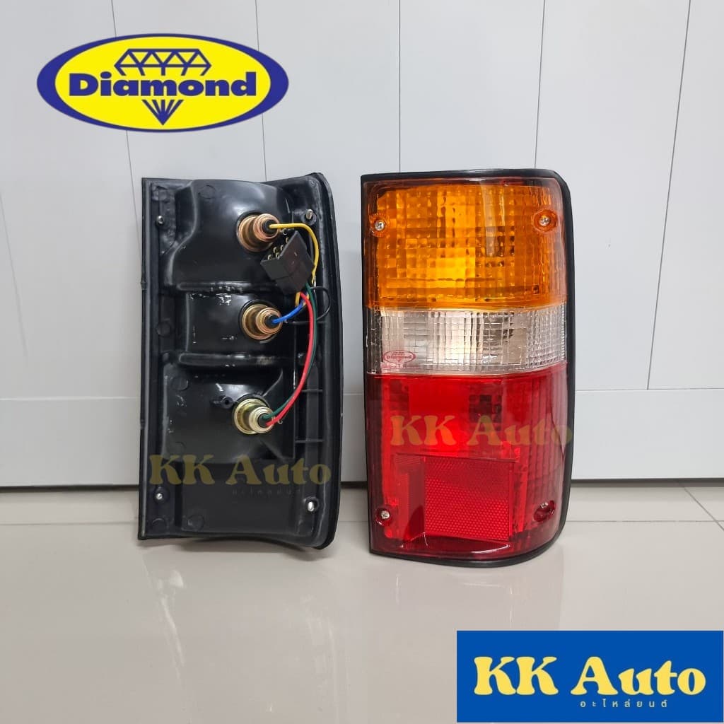 ไฟท้าย โตโยต้า ไมตี้ เอ็กซ์ TOYOTA MIGHTY-X ปี 1995-1998 ตราเพชร Diamond รูปที่ 2