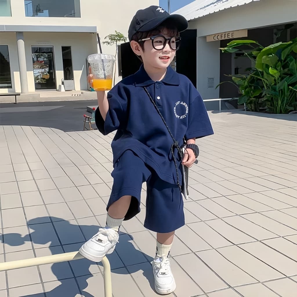 Beryl kidsชุดเซ็ทเด็กแฟชั่นชุดแขนสั้นของเด็กผู้ชาย เสื้อโปโลลําลองหล่อกางเกงขาสั้น สองชิ้น สไตล์เกาหลี ฤดูร้อน งานใหม่ รูปที่ 2