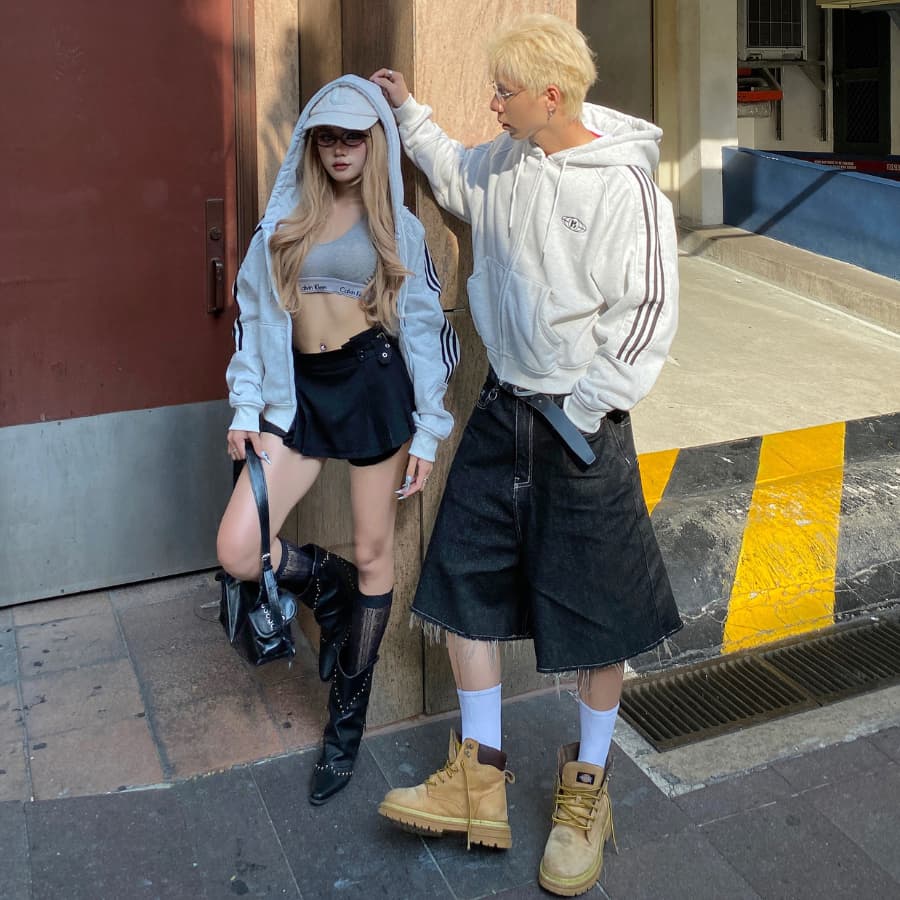 Karants เสื้อ Hoodie Zip Cropped Boxy ปักลาย แต่งซิป 2 ทาง สำหรับผู้ชายและผู้หญิง Unisex - AK11 รูปที่ 3