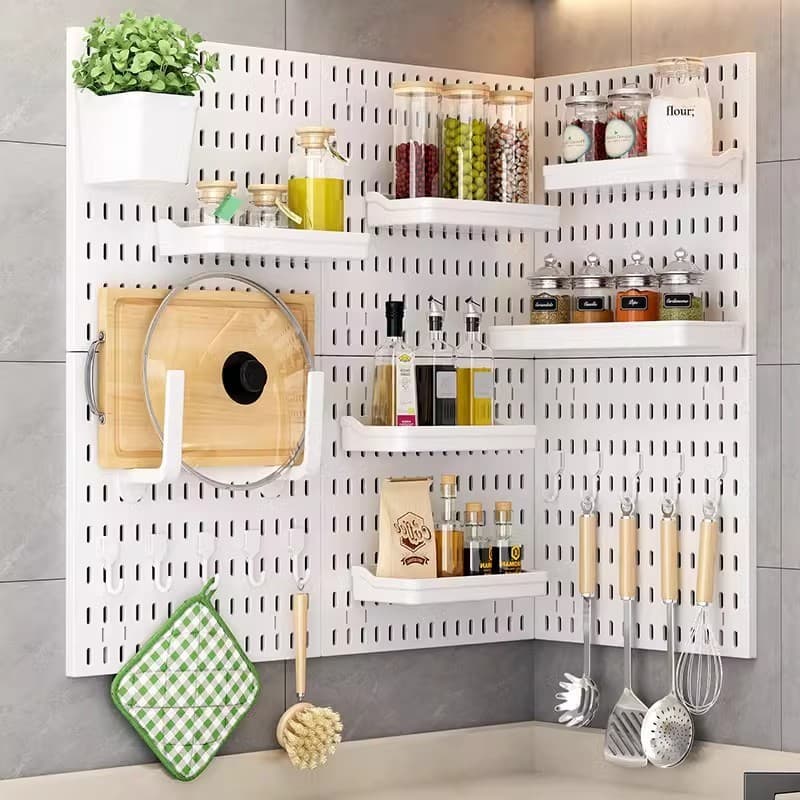 COD เพ็กบอร์ด บอร์ดรูพลาสติก DIY Pegboard กระดานแขวนผนังสำหรับจัดเก็บของพร้อมชุดติดตั้ง ตัวจัดโต๊ะเ รูปที่ 4