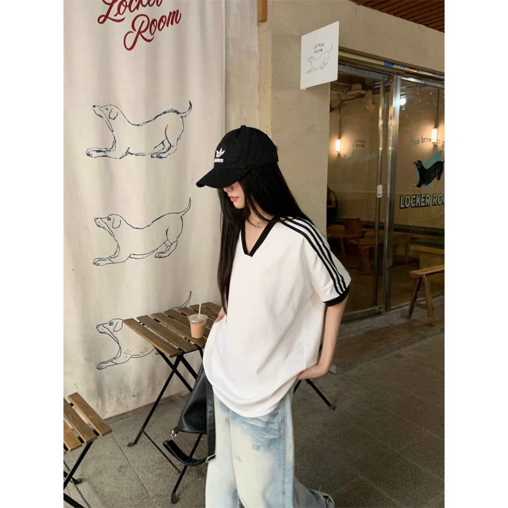 Beryl เสื้อยืดคอวีแขนสั้นสีขาวใหม่สำหรับผู้หญิง สไตล์เกาหลี เสื้อตัวหลวมและใส่ได้หลายโอกาส รูปที่ 7