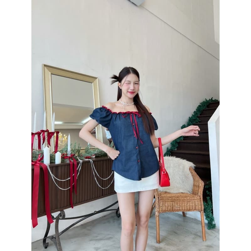 มีผูกหลังMamildya.shop เสื้อปาดไหล่ ผ้ายีนส์ตัดกระดุมแดง สวยมากๆ จะใส่ผ่าหน้านิดๆ/ S2-12/TOT-ปาดยีน รูปที่ 7