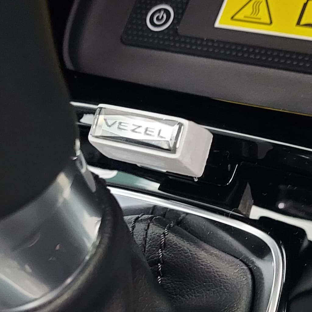 shift lock Honda HRV eHEV เเบบมินิมอล หน้าคริสตรัลเจียระไน ครอบคลุมรุ่น minor change 2024 #shiftlock รูปที่ 4