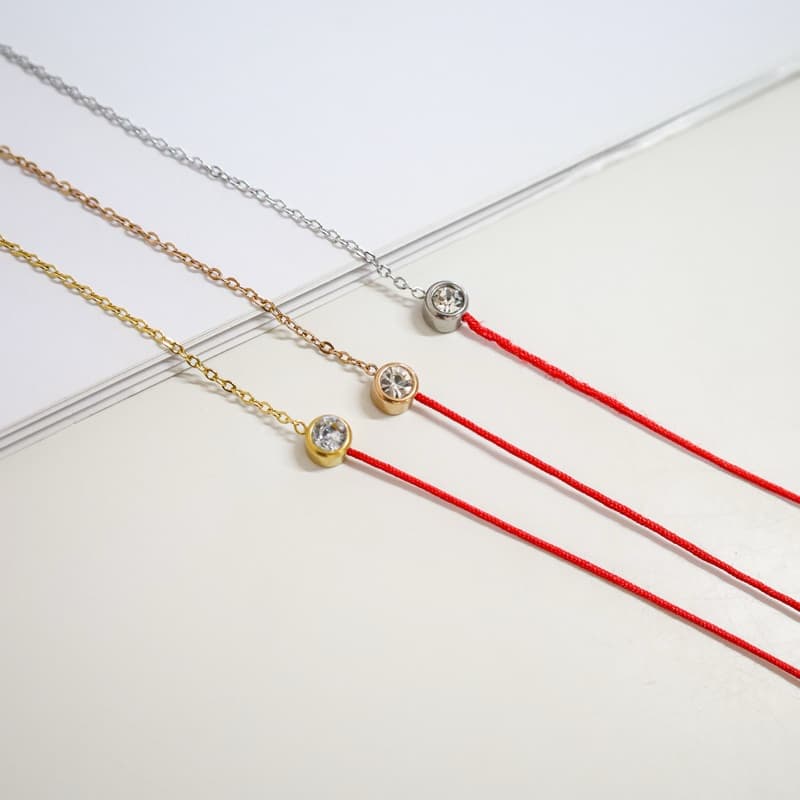 WITHTRUELOVE - Mini Dot Red String Bracelet รูปที่ 2