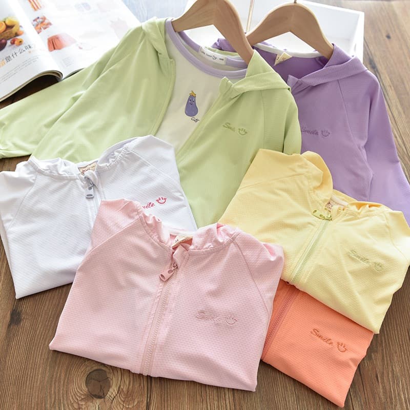 Babyonline I5/0F0R เสื้อคลุมกันแดดกันUVแขนยาวมีหมวกสำหรับเด็ก มีซิป ป้องกันแสงแดด รูปที่ 2