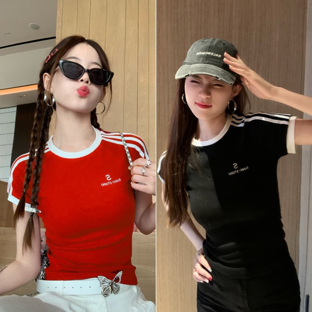 cherryshop เสื้อยืดรัดรูปผู้หญิง เสื้อคอกลมแฟชั่น แขนสั้นพิมพ์ลาย ย้อนยุคการประกบ สไตล์อเมริกัน รูปที่ 1