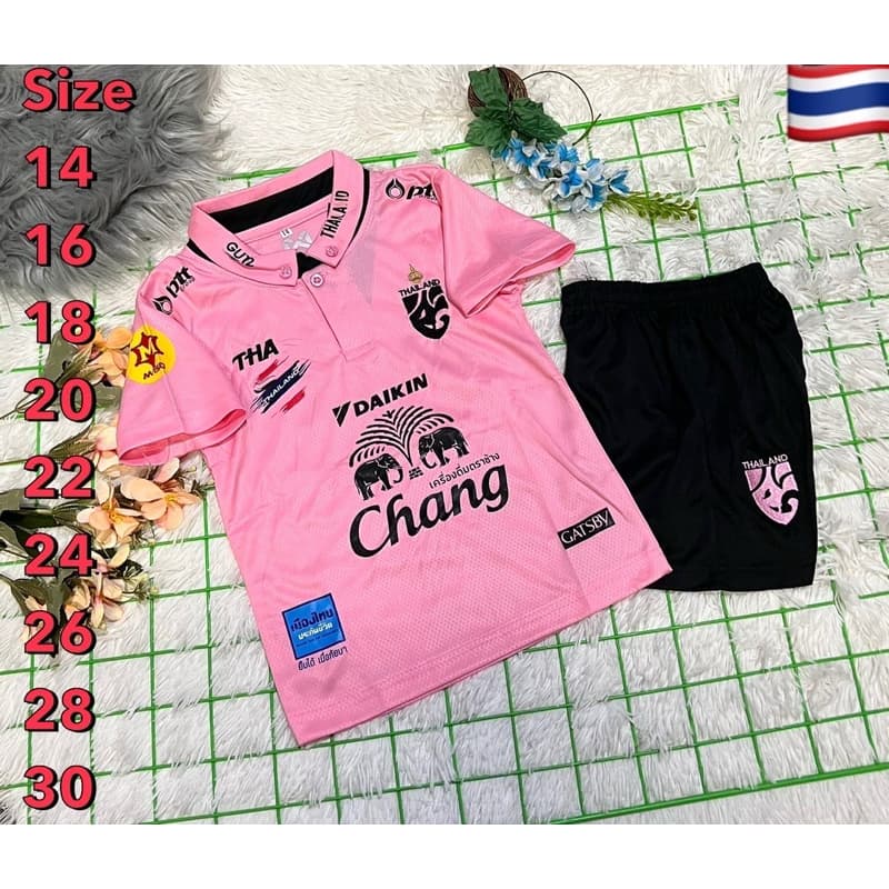 ชุดกีฬาเด็กคอปกปักโลโก้ทีมชาติไทยผ้าโพลีเอสเตอร์ใส่สบายเด็กหญิงชายก็ใส่ได้เหมือนกัน รูปที่ 3