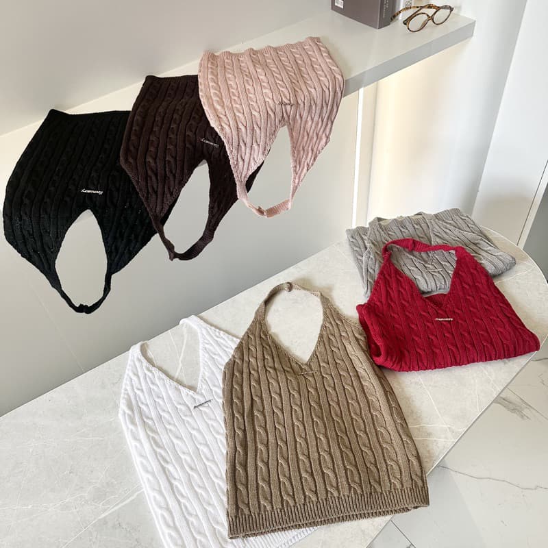 Mabel sun knit เสื้อคล้องคอไหมพรหมติดโลโก้เงิน รูปที่ 8