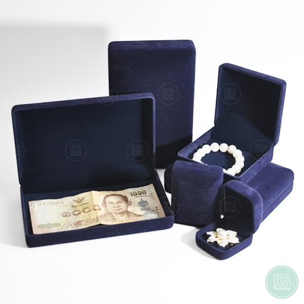 กล่องกำมะหยี่สีกรมแบบปูเรียบใส่ เครื่องประดับ ทอง พระเครื่อง เหรียญ เข็มกลัด ของชำร่วย ธนบัตร ได้อเนกประสงค์ รูปที่ 1