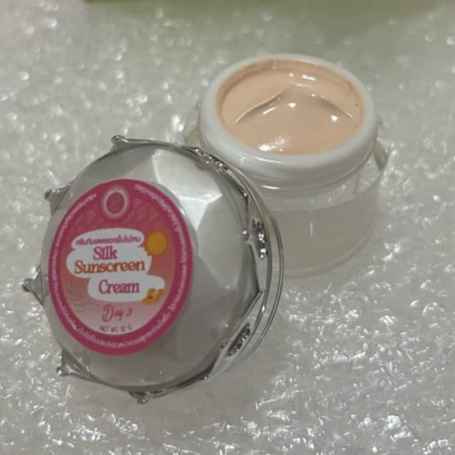 กันแดดแพรวาไวท์ แพคเกจใหม่ ครีมสูตรเดิม PRAEWA SUNSCREEN รูปที่ 1