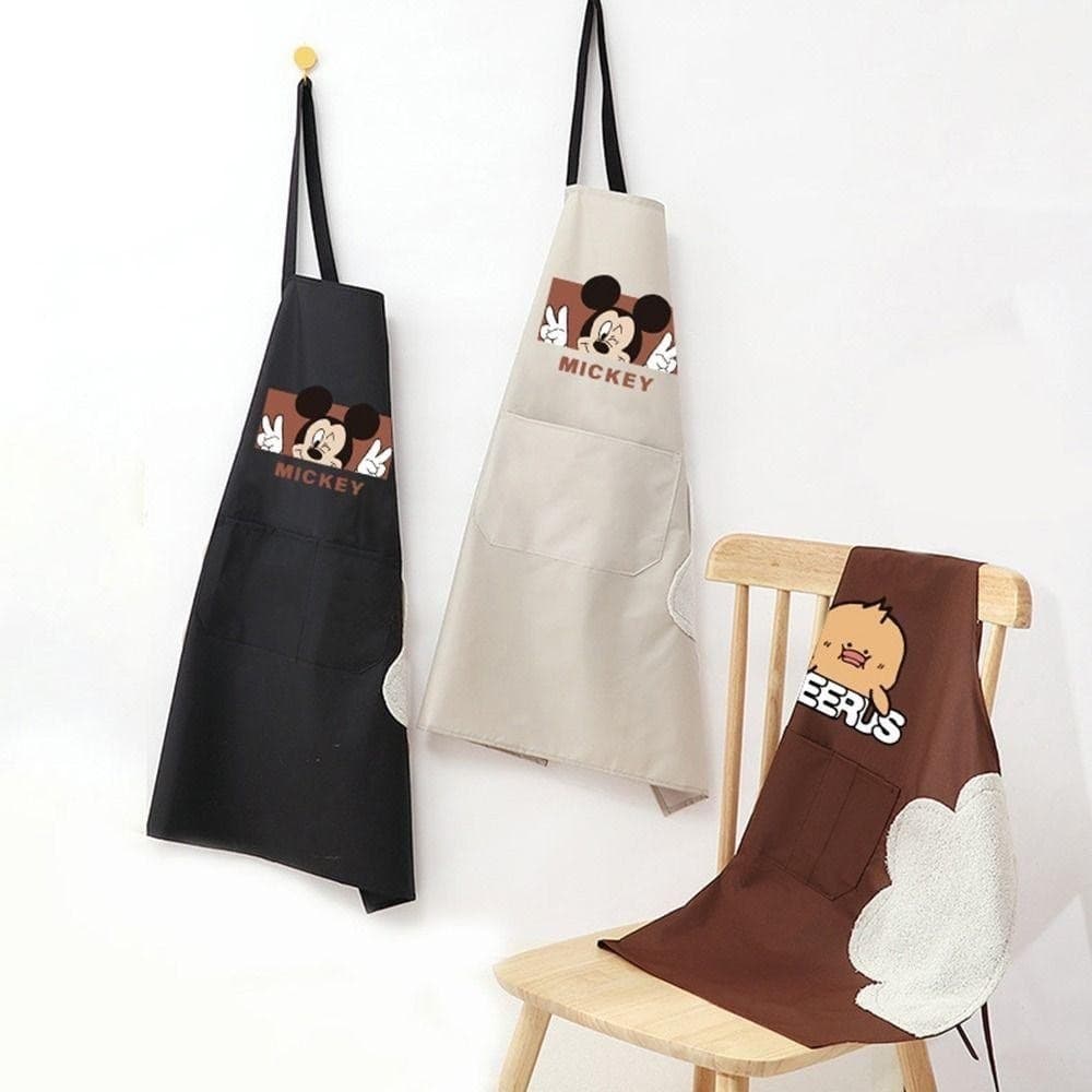 ผ้ากันเปื้อน PVC สุดน่ารักและเรียบเนียนพร้อมลายมิกกี้เมาส์ใหม่ กระเป๋าหน้าพร้อมพื้นที่เช็ดมือ รูปที่ 9
