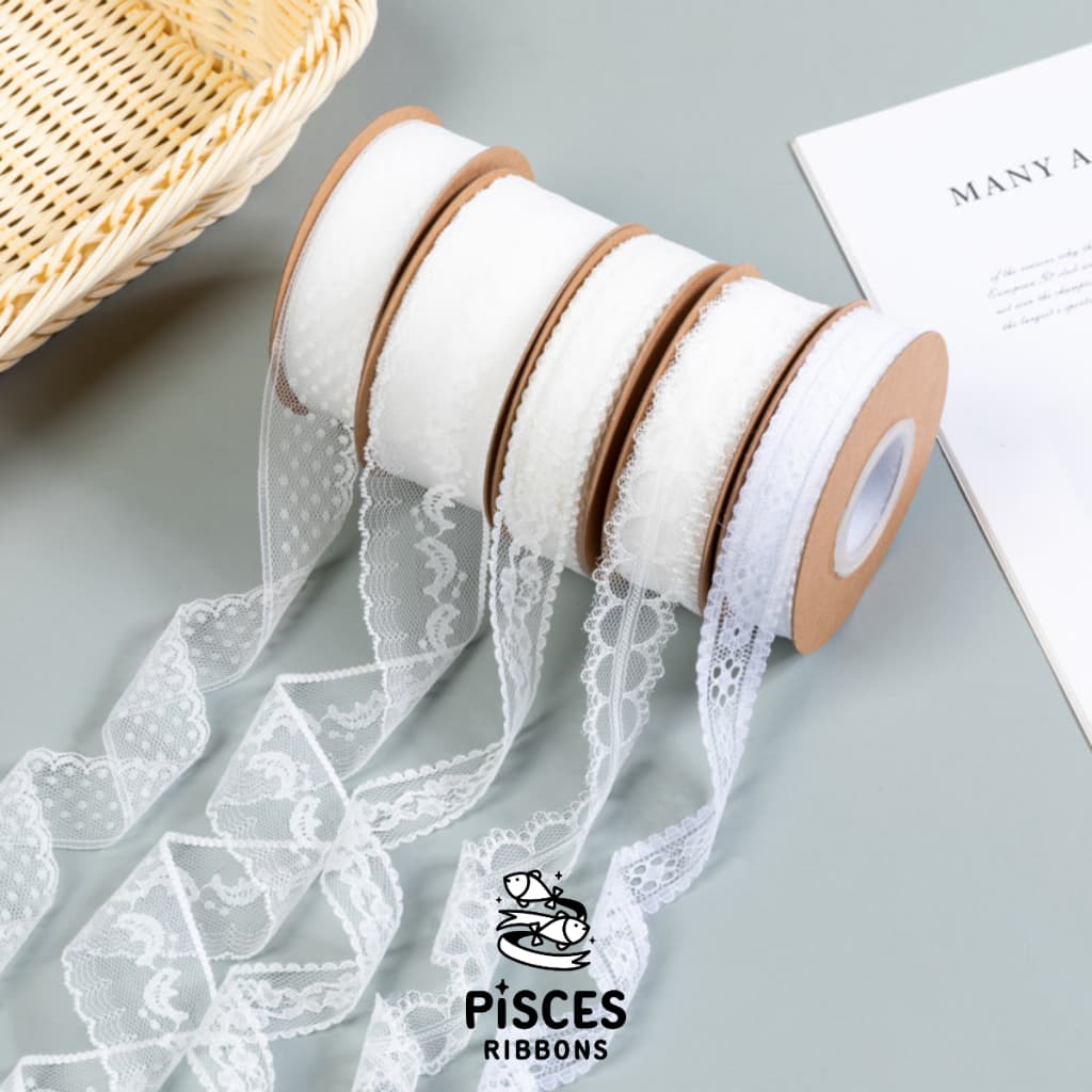 Classic White Lace Ribbon” – ริบบิ้นลูกไม้สีขาวพรีเมียม ลูกไม้สีขาว หลากหลายขนาด สำหรับ DIY ปักชายผ้า รูปที่ 4