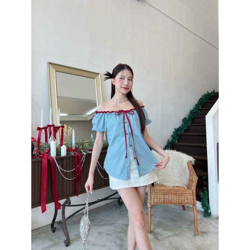 มีผูกหลังMamildya.shop เสื้อปาดไหล่ ผ้ายีนส์ตัดกระดุมแดง สวยมากๆ จะใส่ผ่าหน้านิดๆ/ S2-12/TOT-ปาดยีน รูปที่ 6