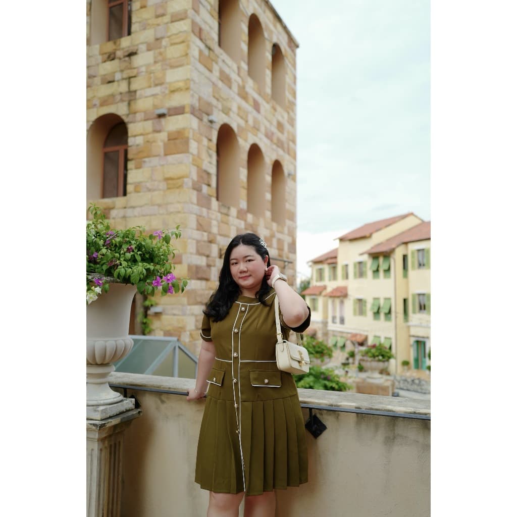 Madeline เดรสกระโปรงจีบ คอกลมแต่งกระดุม #เสื้อผ้าสาวอวบ Plussize รูปที่ 4