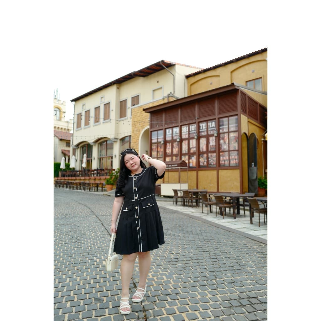 Madeline เดรสกระโปรงจีบ คอกลมแต่งกระดุม #เสื้อผ้าสาวอวบ Plussize รูปที่ 9