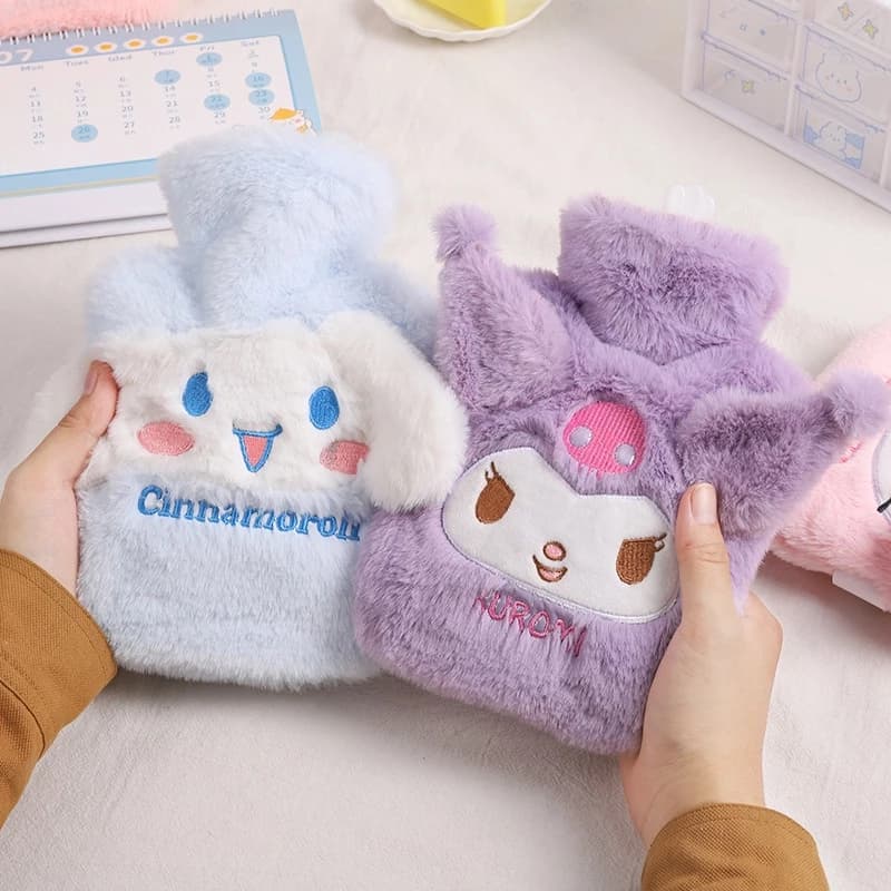 จัดส่งทันทีถุงน้ำร้อน Sanrio มีที่สอดมือ 1000ml. กระเป๋าน้ำร้อนลายการ์ตูน ประคบ ประจำเดือน น่ารักกระเป๋าน้ำร้อน รูปที่ 6