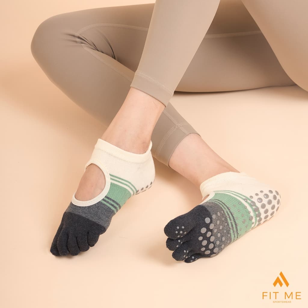 ถุงเท้าพิลาทิส แยกนิ้ว ถุงเท้าโยคะ มีกันลื่น ข้อสั้น ผู้หญิง FitMeSportswear Pilates Toe Socks รูปที่ 2