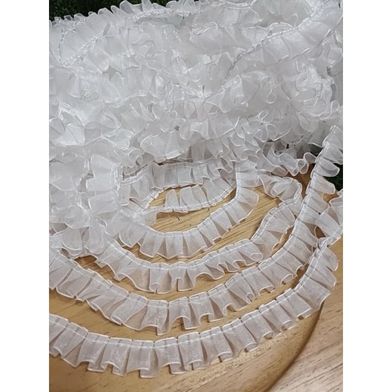 ระบายผ้าแก้ว..กว้าง 1นิ้ว..ยาว.10หลา...ราคา100บาท รูปที่ 1
