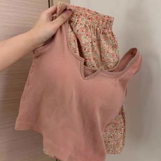 SexyNight ชุดนอน เสื้อกล้าม ชุดนอนลายดอกไม้ พร้อมแผ่นรองหน้าอก หลวม สวมใส่สบาย มี 3 สีให้เลือก รูปที่ 1