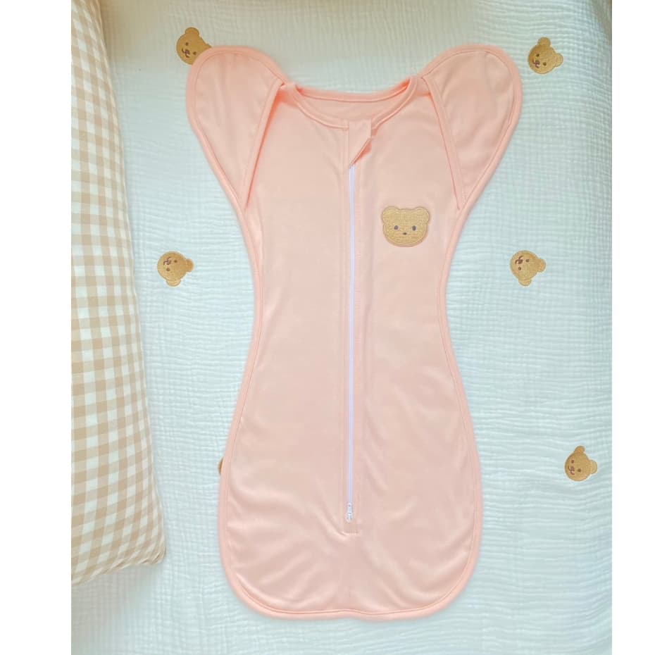 Cali-NEW​BORN​ SLEEPING​ BAG ถุงนอน ห่อตัวกันสะดุ้ง 0-3 เดือน ปักหมีผ้าCotton USA *ป้าย Cali Baby รูปที่ 4