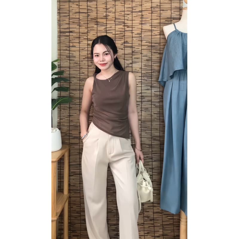 TORR.STOREJinjin Top | เสื้อแขนกุดซีทรู ดีไซน์จับจีบ บิดเกลียวฝั่งขวา เนื้อผ้าซีทรูกลิตเตอร์ละเอียด เย็บ2ชั้นครึ่งนึง รูปที่ 3