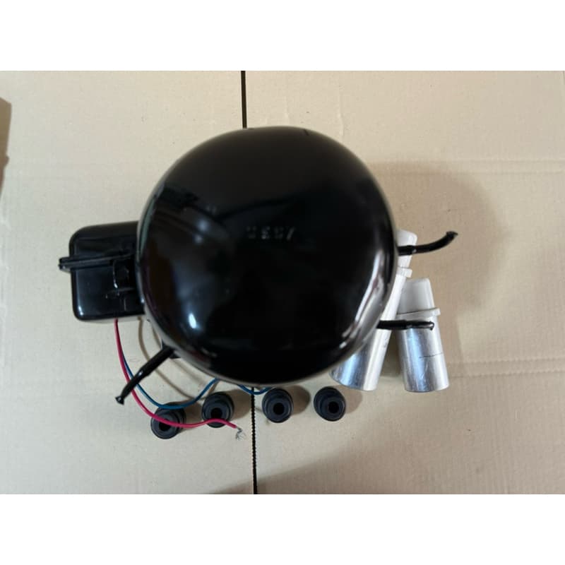 คอมเพรสเซอร์ตู้แช่ พร้อมชุดสตาร์ทครบ C-BE250H6Y ขนาด 1/3HP น้ำยา R134a (คอมพ์ถอด มือ 2มีน้ำมันพร้อมใช้งาน อะไหล่ตู้เย็น รูปที่ 2