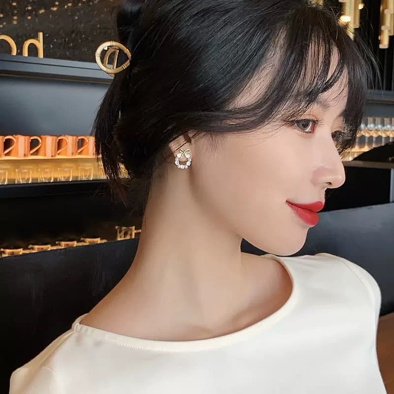 ต่างหู โบว์ล้อมเพชร สไตล์มินิมอล Sasa Earrings รูปที่ 2