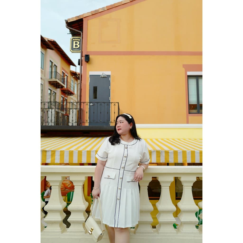 Madeline เดรสกระโปรงจีบ คอกลมแต่งกระดุม #เสื้อผ้าสาวอวบ Plussize รูปที่ 8