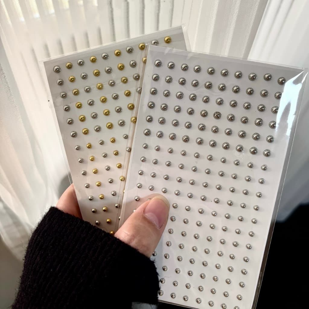 Piercing Jewelry Sticker สติ๊กเกอร์จิว 3D แบบไม่เจาะ หมุดกลม สีเงิน สีทอง ใช้ตกแต่งใบหน้า มีกาวในตัว ติดแน่น รูปที่ 9