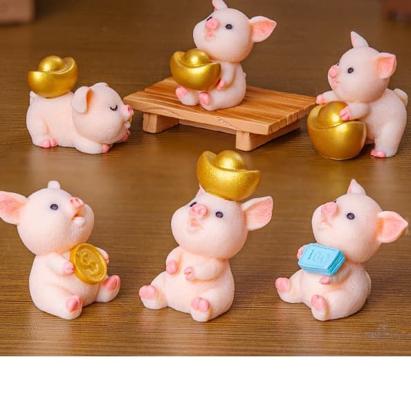หมูมงคล มั่งคั่ง มั่งมี V.3 ตุ๊กตาแต่งสวน จัดสวนถาด โมเดล ตกแต่งบ้าน พร็อพถ่ายรูป รูปที่ 1