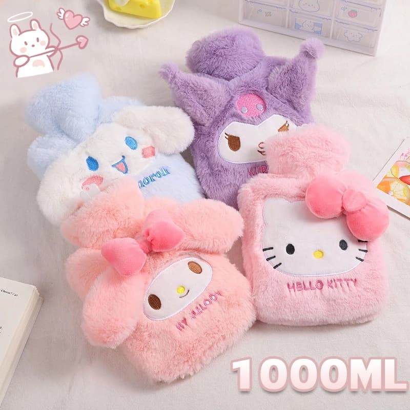 จัดส่งทันทีถุงน้ำร้อน Sanrio มีที่สอดมือ 1000ml. กระเป๋าน้ำร้อนลายการ์ตูน ประคบ ประจำเดือน น่ารักกระเป๋าน้ำร้อน รูปที่ 2