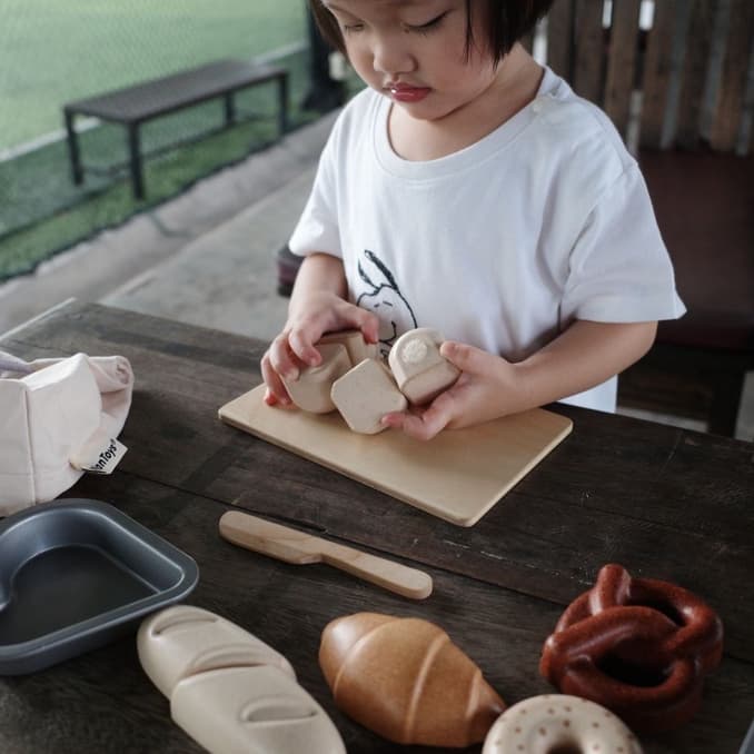 PlanToys ของเล่นไม้ 3628 Bread Set ชุดขนมปัง เสริมพัฒนาการ สำหรับเด็กอายุ 2 ปี ขึ้นไป รูปที่ 3