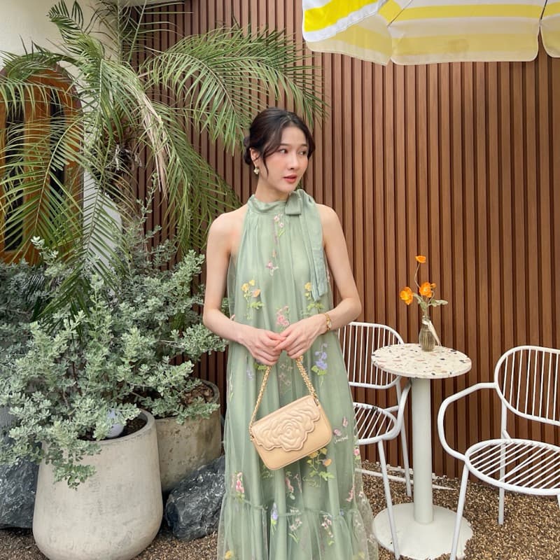 Lady Camelia Dress - Miidaผ้าใหม่หนาขึ้นผ้าเวลปักน่ารักมากๆ รูปที่ 4