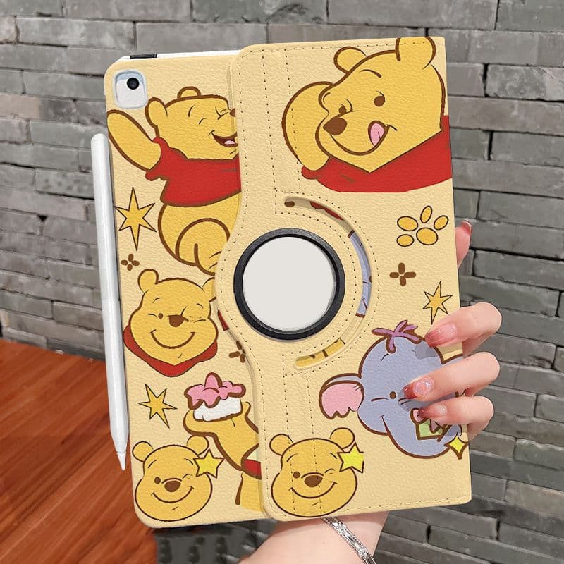 ส่งในพื้นที่เคสป้องกัน iPad หมุนได้ 360° Winnie Pooh เหมาะสำหรับรุ่น gen9 Air4/5 Gen11 Air8 11 รูปที่ 1