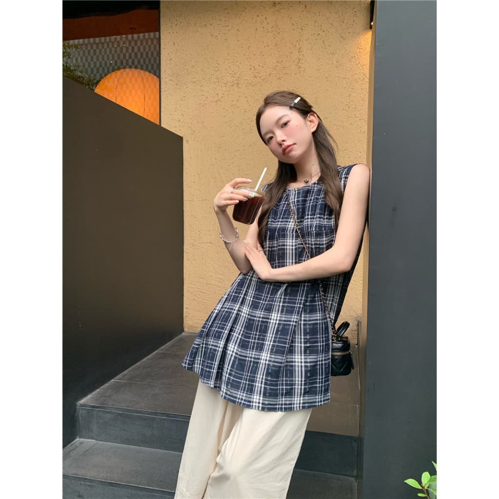 เสื้อลายสก็อต สวมใส่สบาย ติดกระดุมด้านหลังคอ กลางลำตัวจับจีบระบายชาย ทรงปล่อย เสื้อครอป #6613 รูปที่ 2