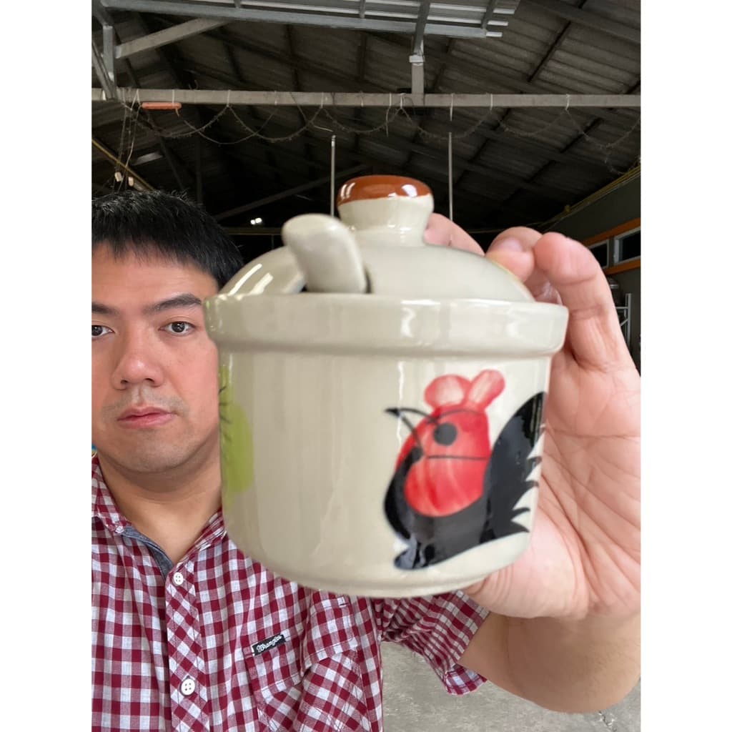 โถเครื่องปรุงลายไก่L โถใส่เครื่องปรุงเซรามิค โถใส่น้ำปลาพริก รวมช้อน ขนาด4 นิ้ว จุ350ml 12o รูปที่ 4