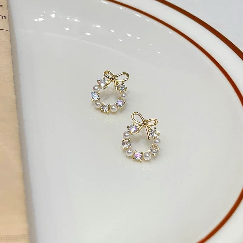 ต่างหู โบว์ล้อมเพชร สไตล์มินิมอล Sasa Earrings รูปที่ 3