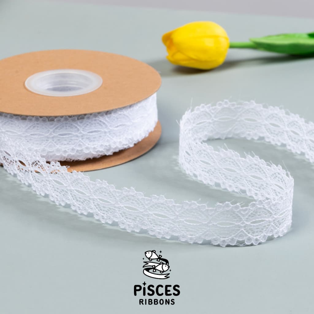 Classic White Lace Ribbon” – ริบบิ้นลูกไม้สีขาวพรีเมียม ลูกไม้สีขาว หลากหลายขนาด สำหรับ DIY ปักชายผ้า รูปที่ 5