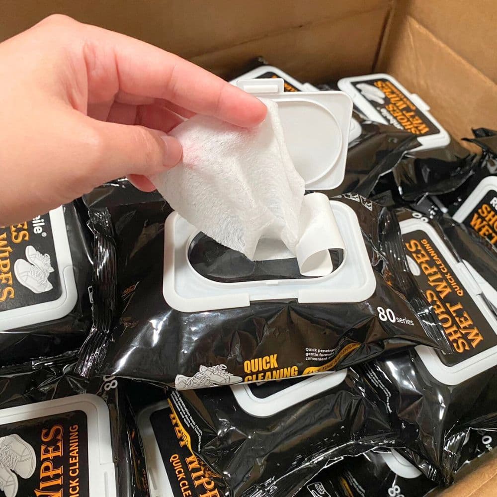 Set 1/3/5 ห่อ แผ่นเช็ดรองเท้า Shoe Wet Wipes แบบใช้แล้วทิ้ง ไม่ต้องล้างน้ำ ไม่ทำลายพื้นผิวรองเท้า ห่อ 80 แผ่น !! รูปที่ 8