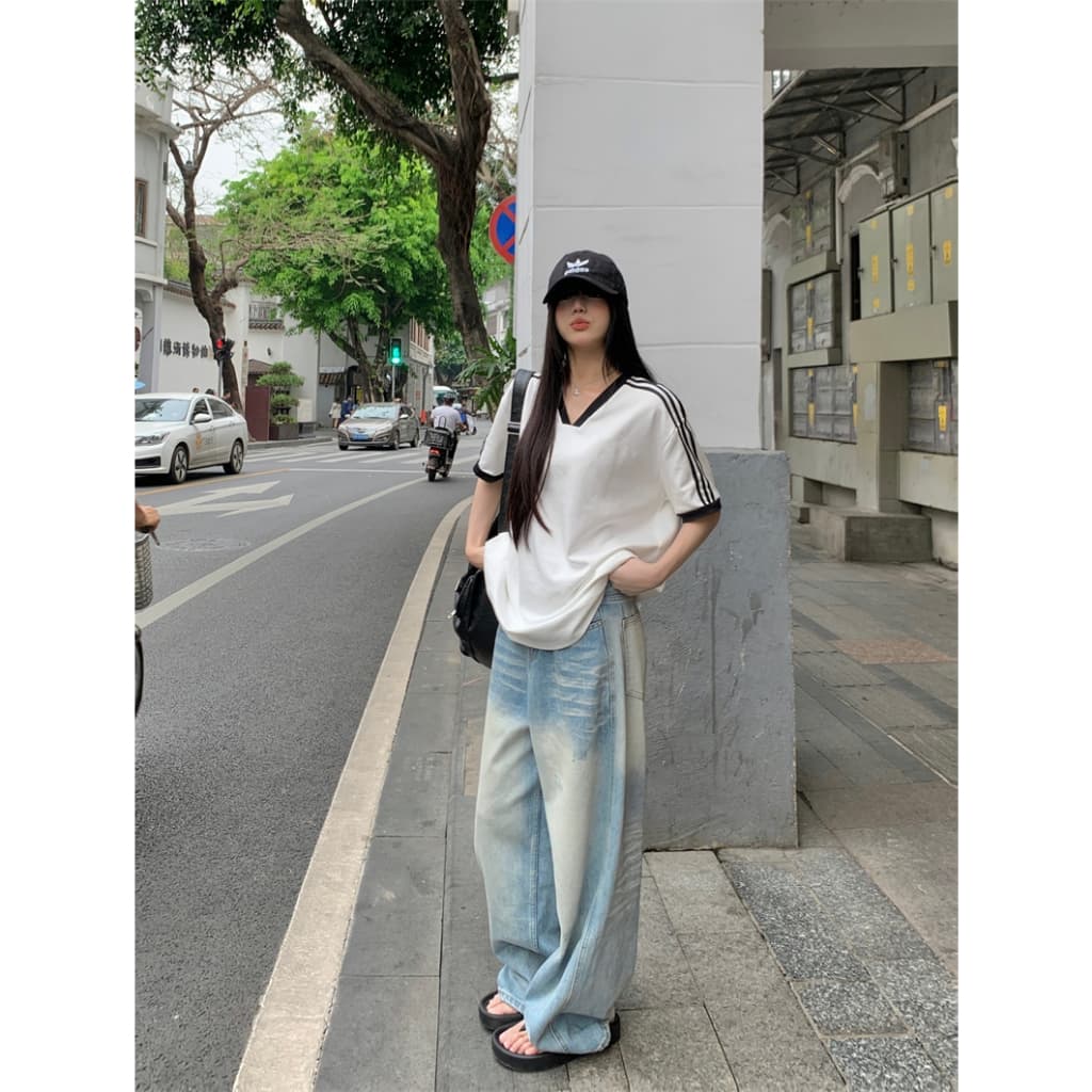 Beryl เสื้อยืดคอวีแขนสั้นสีขาวใหม่สำหรับผู้หญิง สไตล์เกาหลี เสื้อตัวหลวมและใส่ได้หลายโอกาส รูปที่ 9